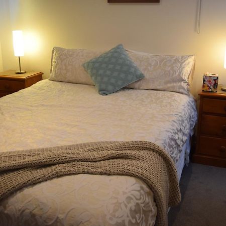 Bed & Breakfast In The Heart Of Fendalton Christchurch Exterior foto