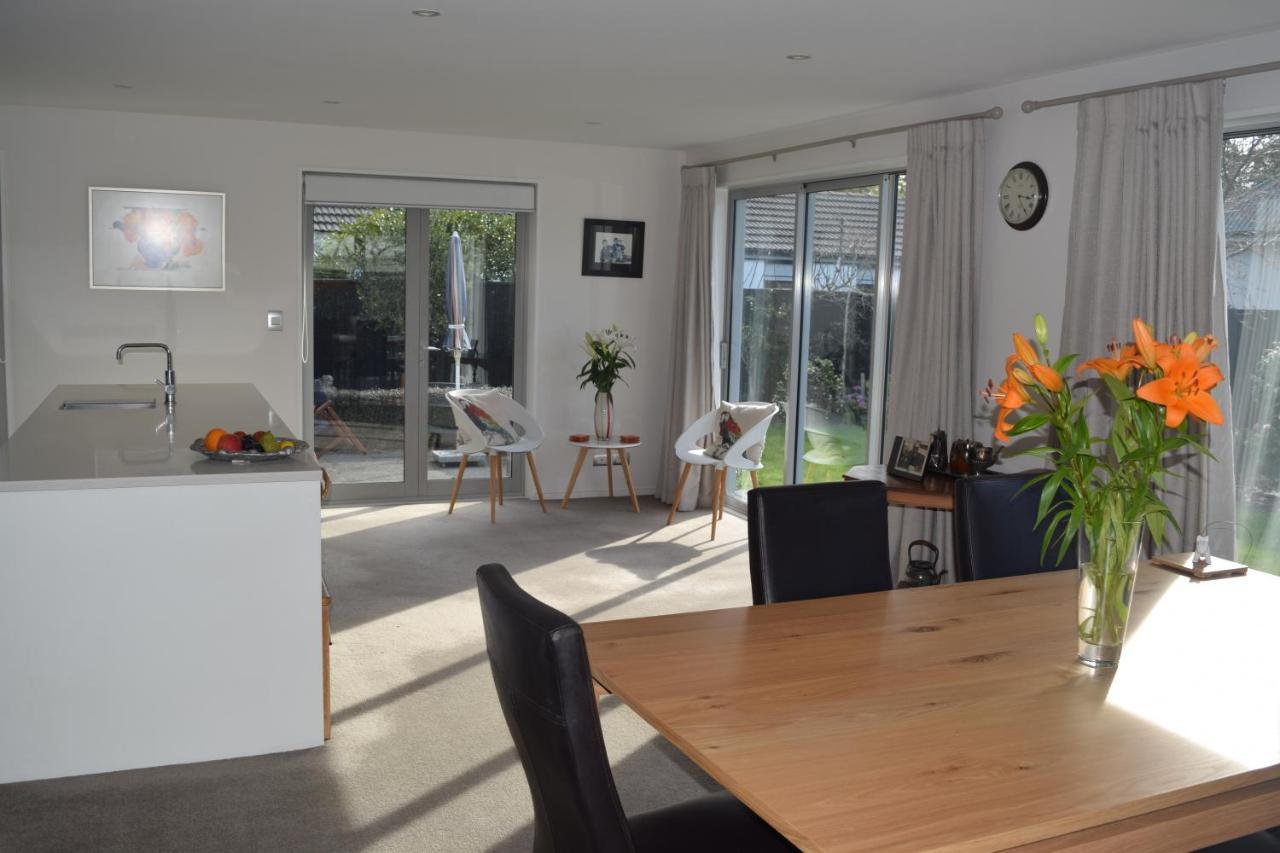 Bed & Breakfast In The Heart Of Fendalton Christchurch Exterior foto
